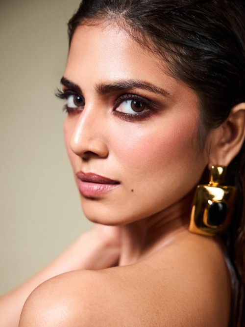 Stepped into the night - Courtesy @Malavika Mohanan - Instagram